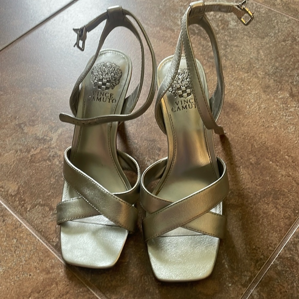 Vince Camuto Womens Silver Stillto Heel Size 7.5 Ankle Strap Open Toe